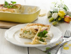 Grün-weiße Spargellasagne